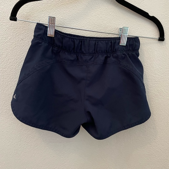 barely worn - Picture 2 of 2